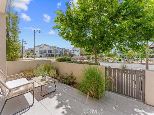 352 Chorus , Irvine, CA