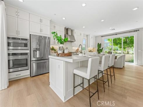 352 Chorus , Irvine, CA