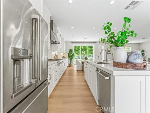 352 Chorus , Irvine, CA