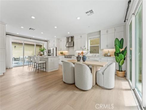352 Chorus , Irvine, CA