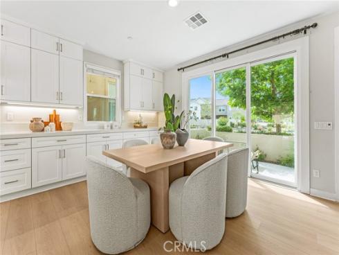 352 Chorus , Irvine, CA