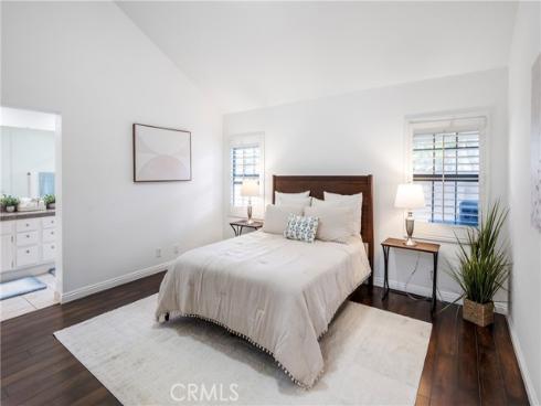 492 E Yale Loop , Irvine, CA