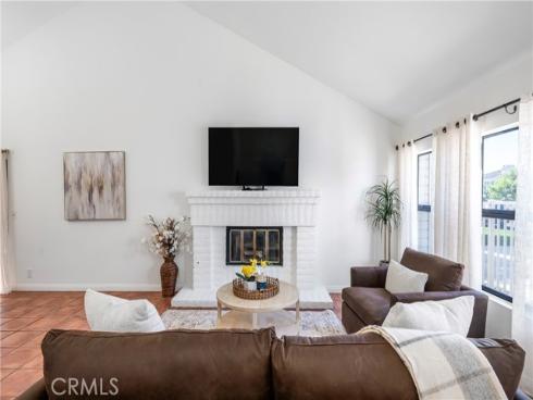 492 E Yale Loop , Irvine, CA