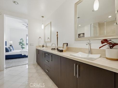 402 Rockefeller 406 , Irvine, CA