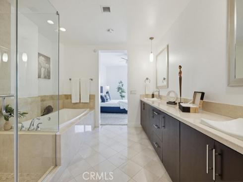402 Rockefeller 406 , Irvine, CA