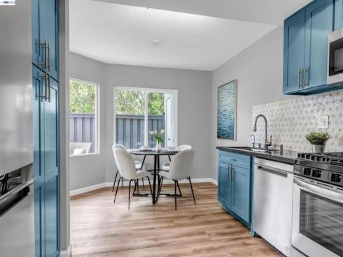 419 Tangelo , Irvine, CA