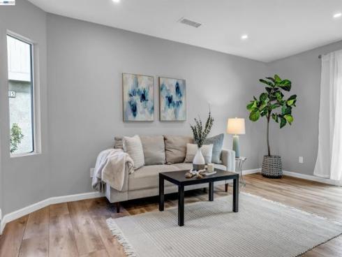 419 Tangelo , Irvine, CA