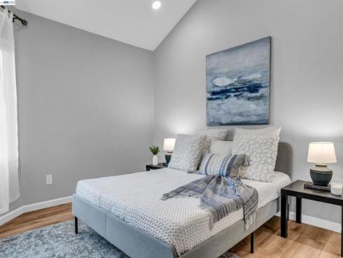 419 Tangelo , Irvine, CA