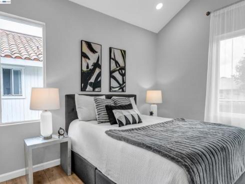 419 Tangelo , Irvine, CA