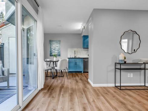 419 Tangelo , Irvine, CA