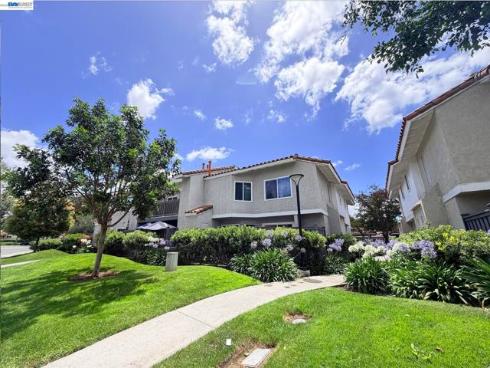 419 Tangelo , Irvine, CA
