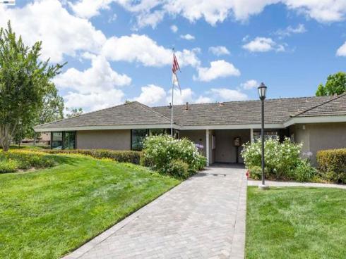 419 Tangelo , Irvine, CA