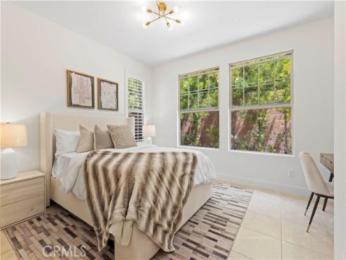 68 Gainsboro , Irvine, CA