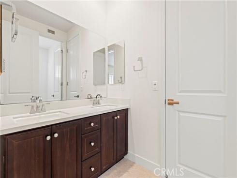 68 Gainsboro , Irvine, CA