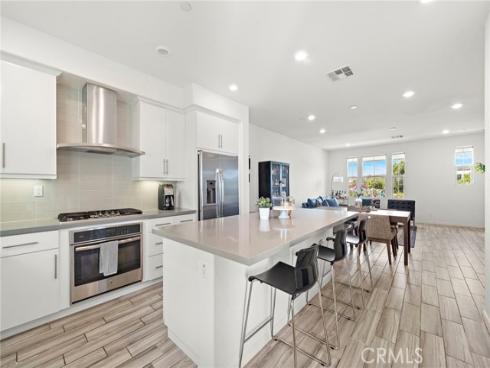 144 Paramount , Irvine, CA