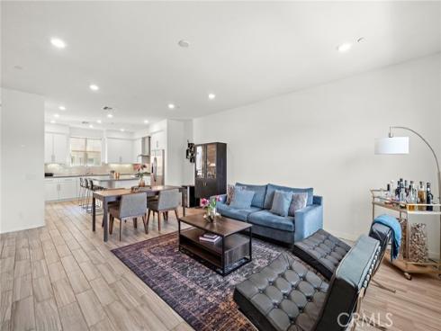 144 Paramount , Irvine, CA