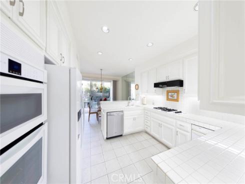 8 Longbourn Aisle , Irvine, CA
