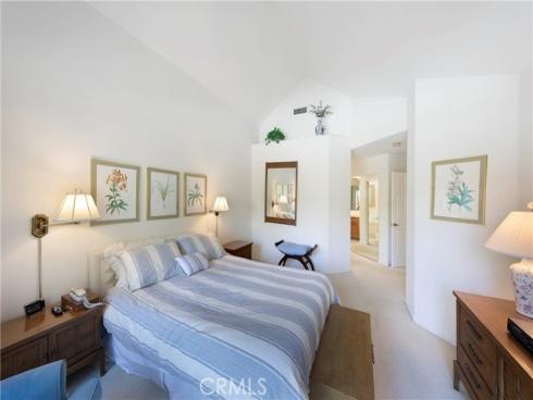 8 Longbourn Aisle , Irvine, CA