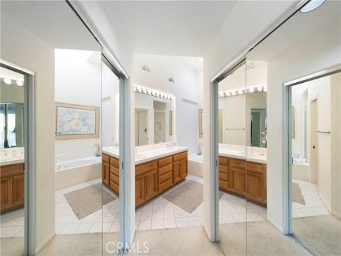 8 Longbourn Aisle , Irvine, CA