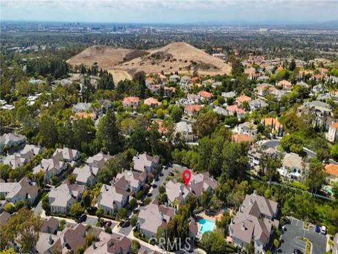 8 Longbourn Aisle , Irvine, CA