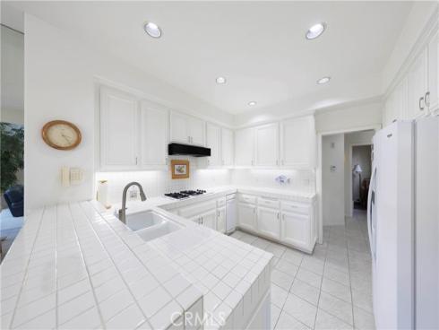 8 Longbourn Aisle , Irvine, CA