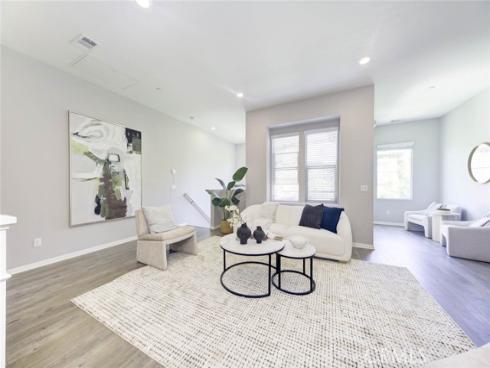 115 Neptune , Irvine, CA
