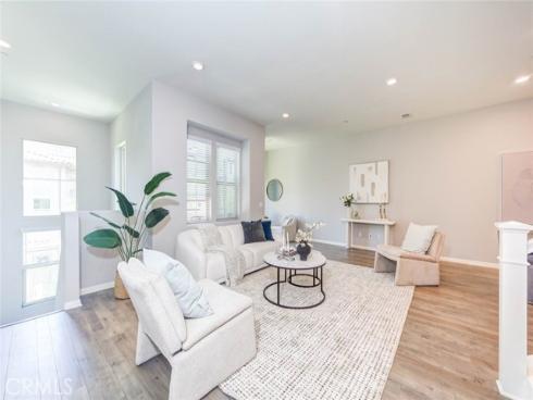 115 Neptune , Irvine, CA