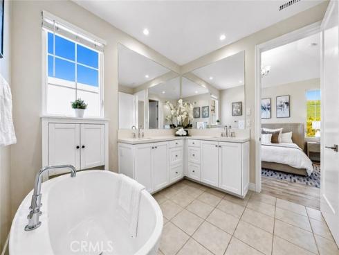 162  Winnett  , Irvine, CA