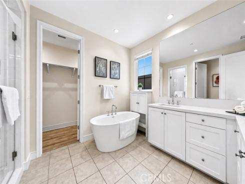 162  Winnett  , Irvine, CA