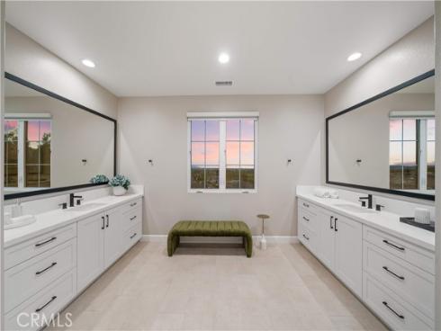 136 Salt Spg , Irvine, CA
