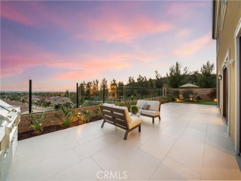 136 Salt Spg , Irvine, CA