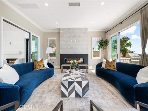 136 Salt Spg , Irvine, CA