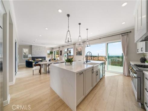 136 Salt Spg , Irvine, CA
