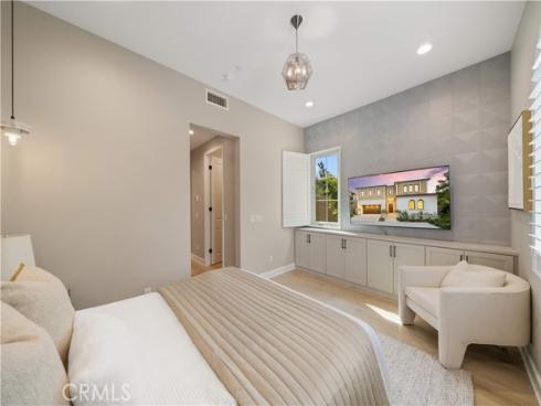 136 Salt Spg , Irvine, CA