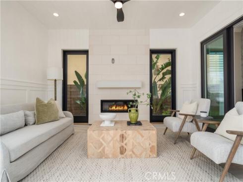136 Salt Spg , Irvine, CA