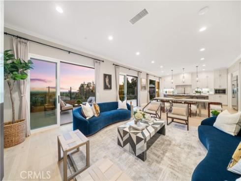 136 Salt Spg , Irvine, CA