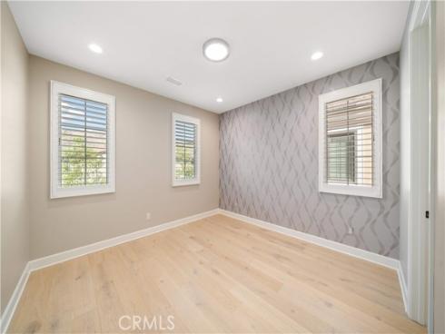 136 Salt Spg , Irvine, CA