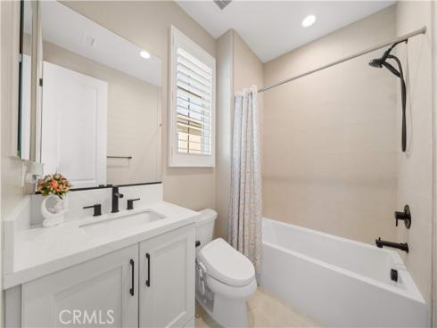 136 Salt Spg , Irvine, CA