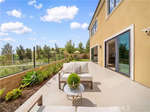 136 Salt Spg , Irvine, CA