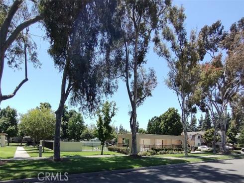 36 Woodleaf , Irvine, CA
