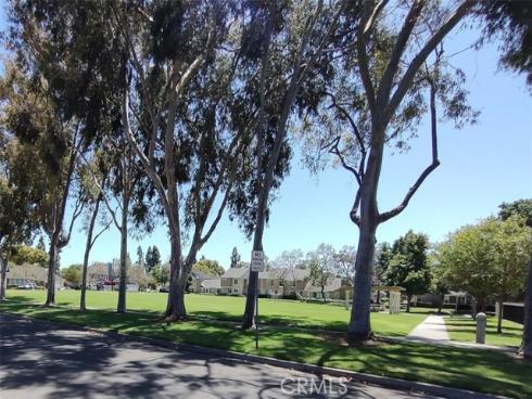 36 Woodleaf , Irvine, CA