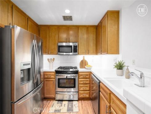 127 Jadestone , Irvine, CA