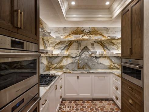 76 Golden Eagle , Irvine, CA