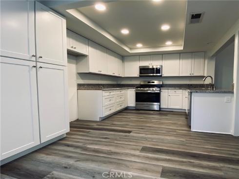 4 Windwood , Irvine, CA