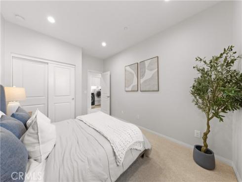 120  Pendant  , Irvine, CA