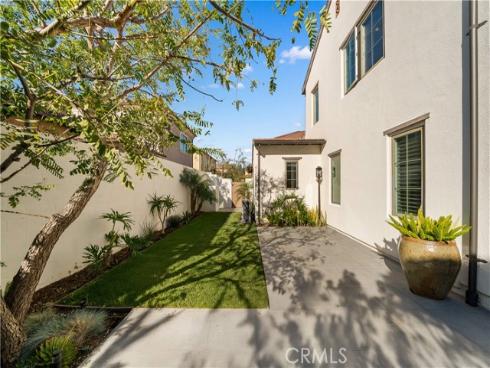 126 Bellini , Irvine, CA