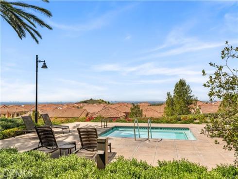 126 Bellini , Irvine, CA