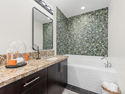 21 Gramercy 220 , Irvine, CA