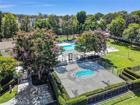 88 Greenmoor , Irvine, CA