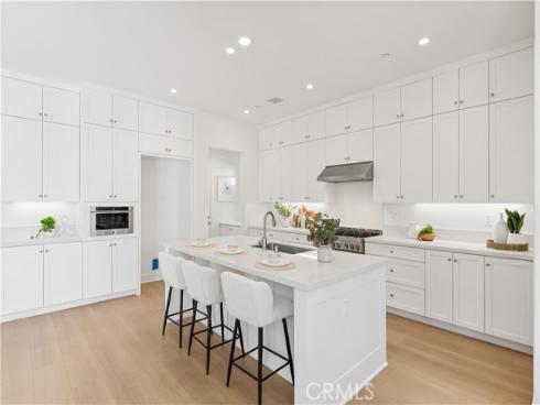 242  Maricopa  , Irvine, CA